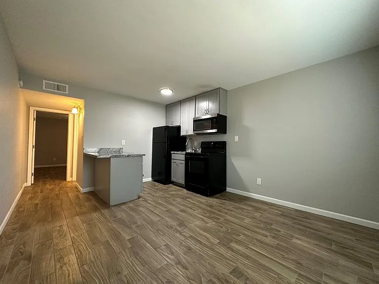 9647 N 10th Ave — Photo 15