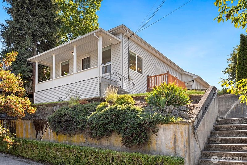 2nd image of 5563 Kenwood Place N
