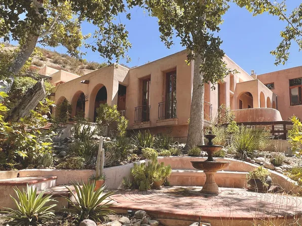 23407 Red Rock Rd, Topanga, CA 90290