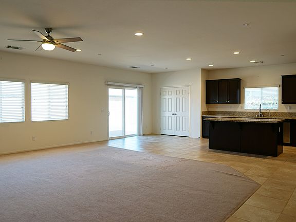5th image of 42696 Saragoza Ct