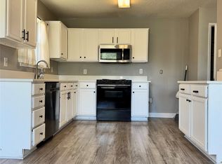 2748 Yoakum St, Fort Worth, TX 76108