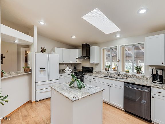 5th image of 4032 S Santa Lucia Ave