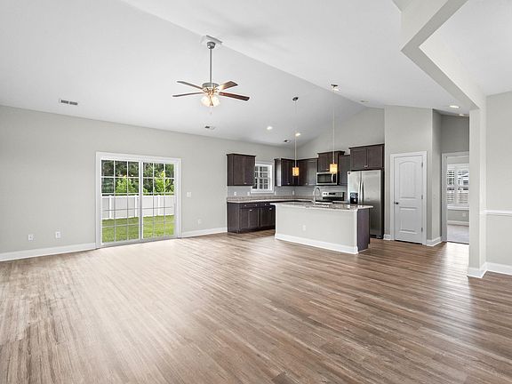 3rd image of 642 Sunny Pond Ln.