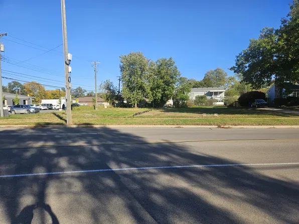 2204 N Carlson St, Westland, MI 48185