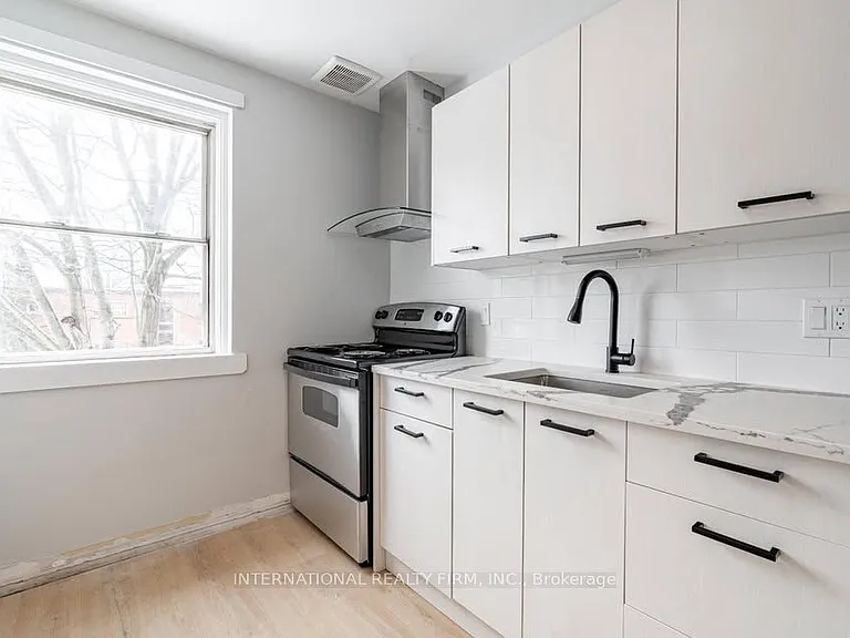 1284 Gramercy Park Pl #205 — Photo 5