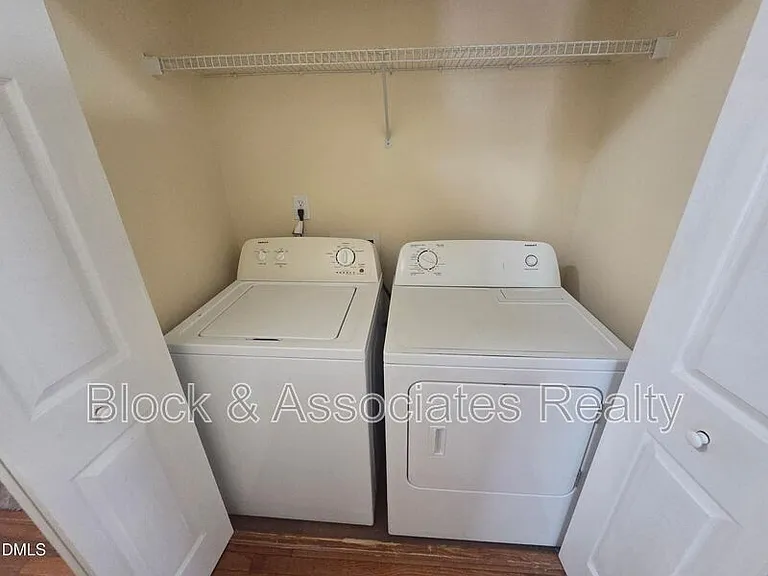 116 Cliffdale Rd — Photo 7