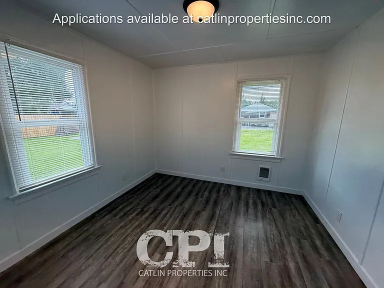275 Baltimore St — Photo 7