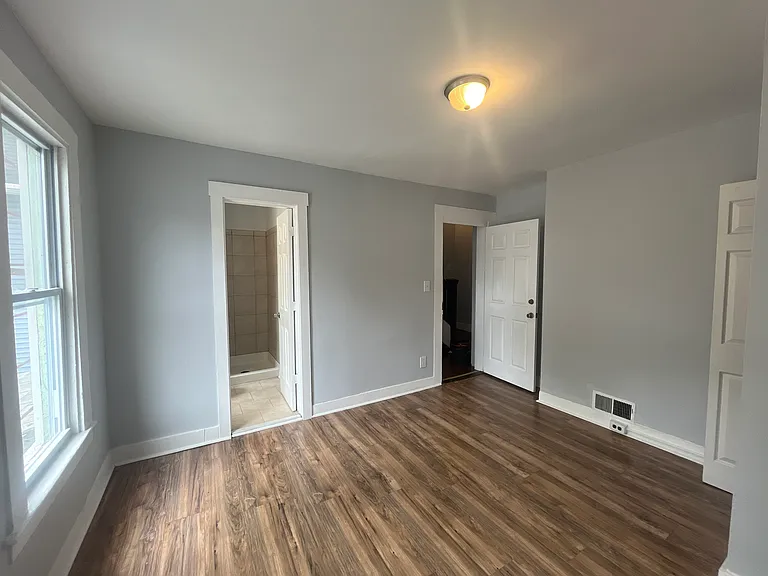 147 Winchester Ave — Photo 16