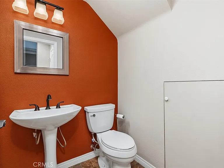 64 Mission Ct — Photo 30