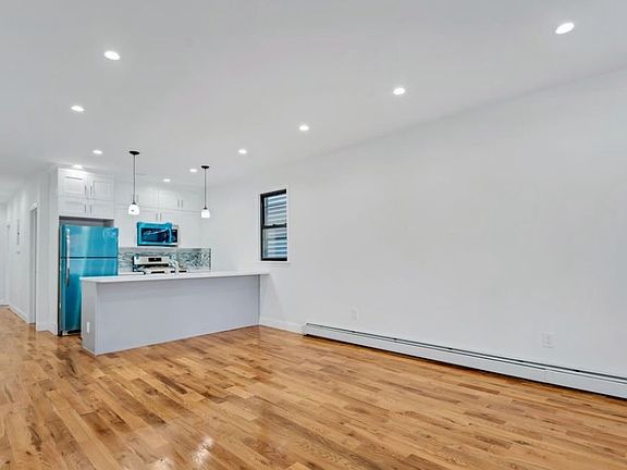 2nd image of 1842 Hunt Ave Floor 1
