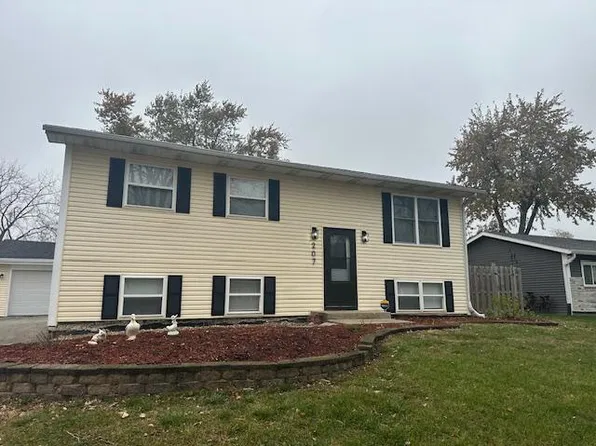 207 Pacific Dr, Bolingbrook, IL 60440