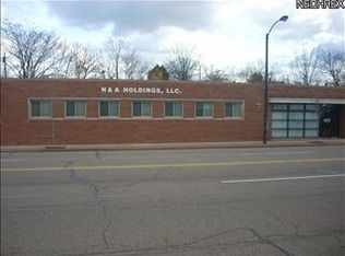 975 N Main St, Akron, OH 44310