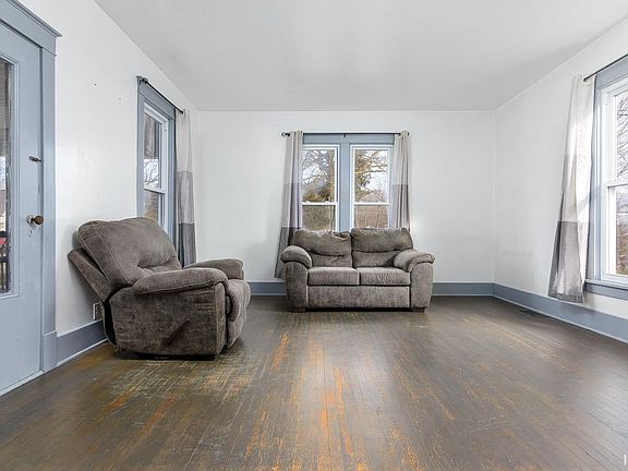 5th image of 417 E Waterford St