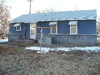 5th image of 104 N Broadway St