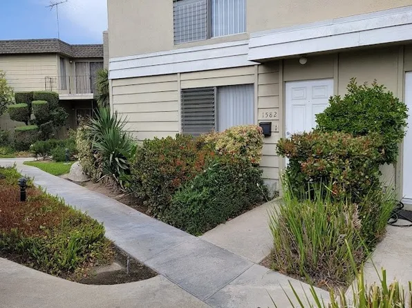 1582 Mitchell Ave, Tustin, CA 92780
