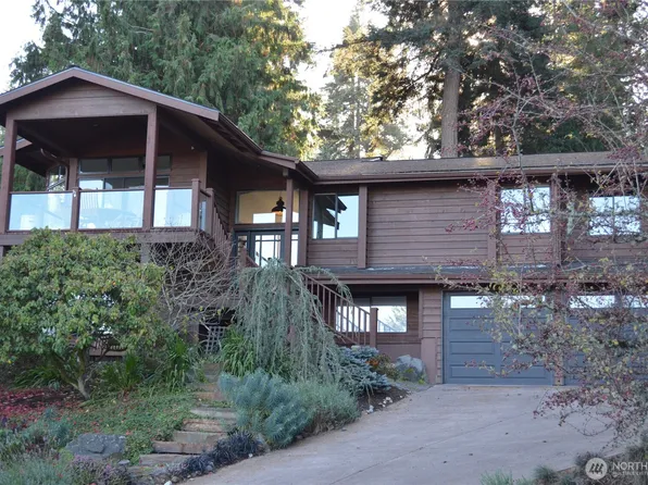 10906 Bill Point Court, Bainbridge Island, WA 98110
