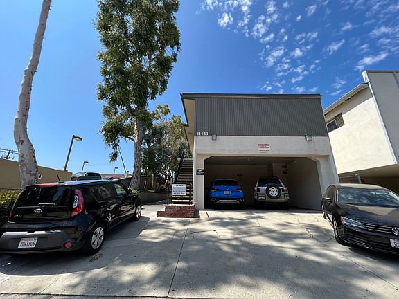3rd image of 11621 Darlington Ave APT 15