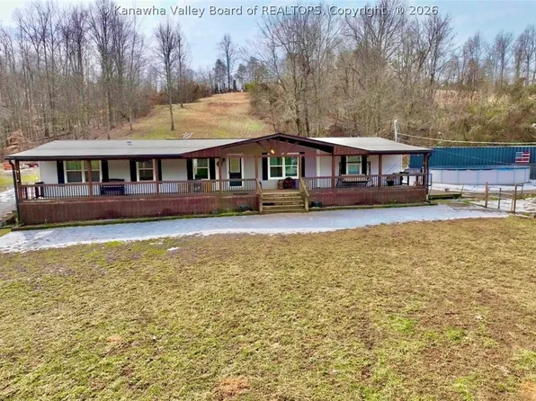 6021 Wood School Rd, Gallipolis Ferry, WV 25515