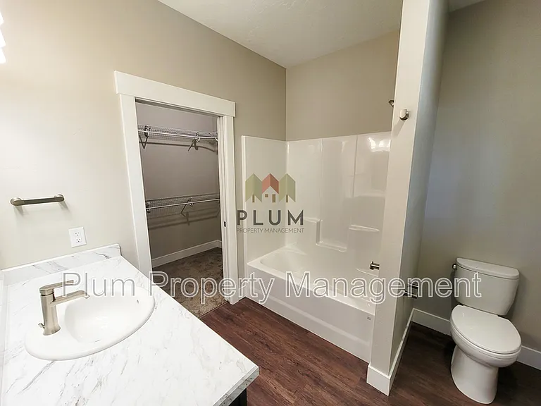 2795 Hamilton Way #B — Photo 19