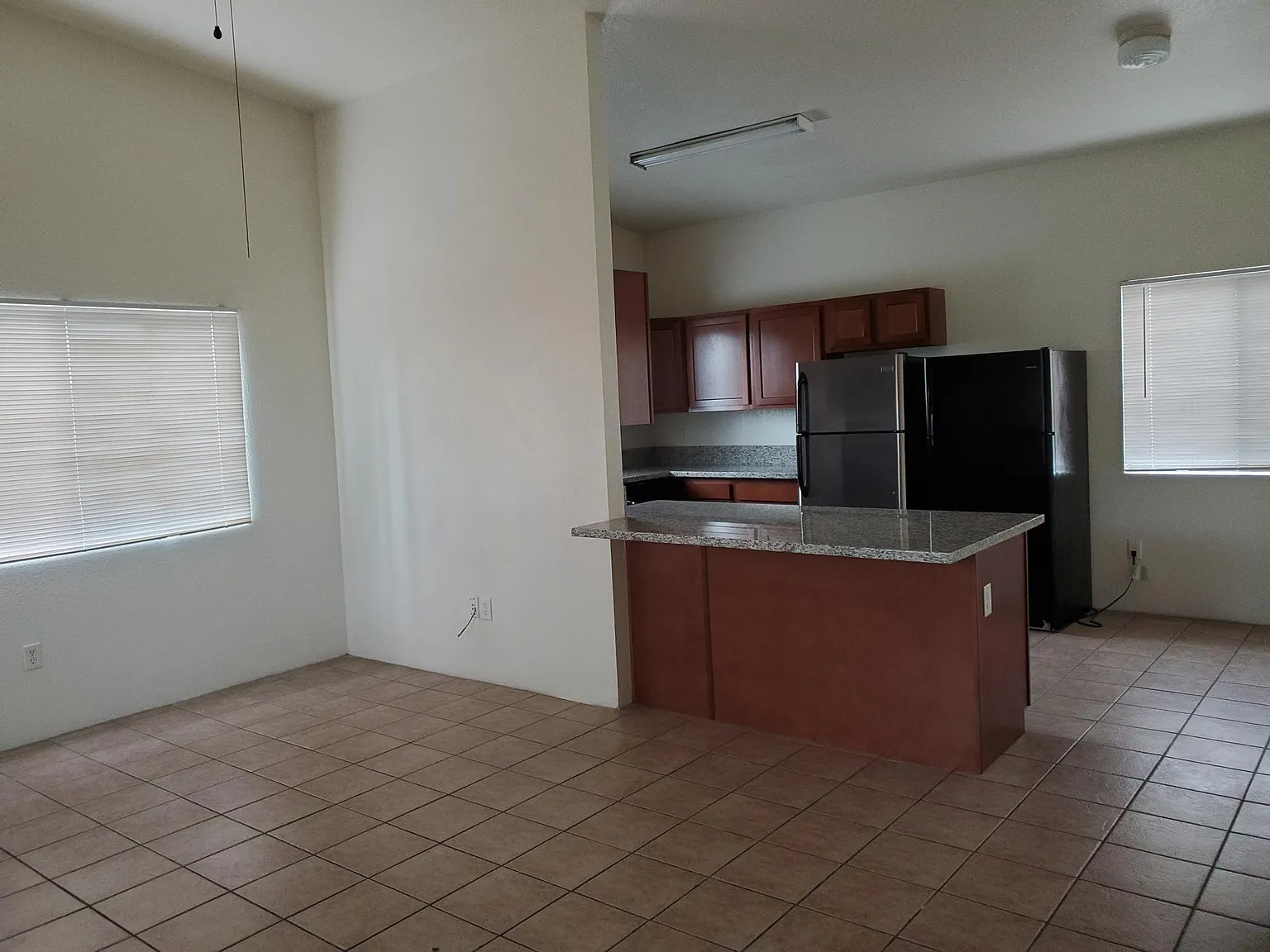5 bed, 1808 sqft, $2,950 — Photo 4