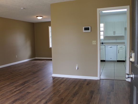 2nd image of 2602 Redbud Dr