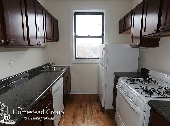 2nd image of 831 W Waveland Ave #3N_3RD_831