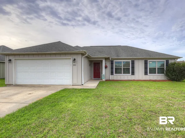 241 Lakefront Cir, Summerdale, AL 36580