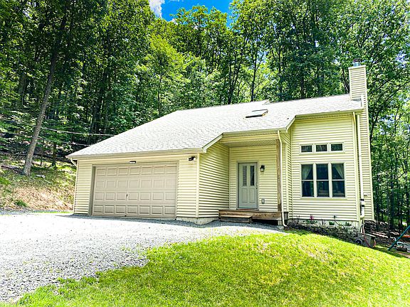3rd image of 105 Davos Ln