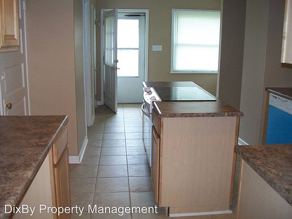 5th image of 601 Highland St