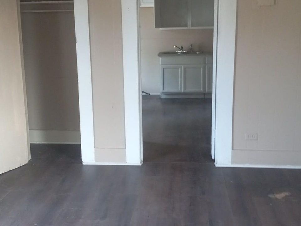 1st image of 2219 W Houston St