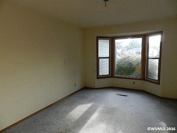 2nd image of 920 Moonflower St NE