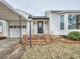 2140 Dewey Pl, Bartlesville, OK 74003