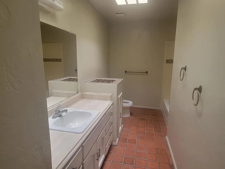 7562 N Calle Cordobesa — Photo 15