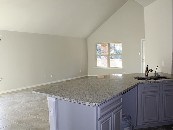 4th image of 18223 Humber River Ln