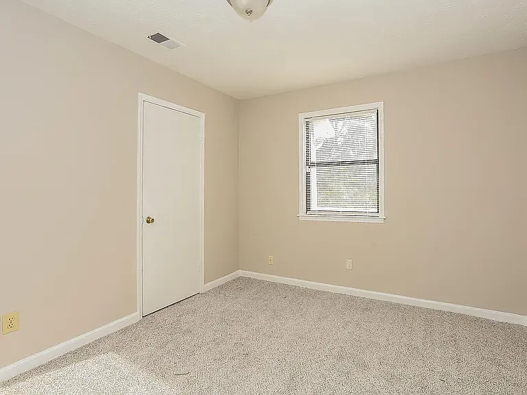 150 Spring Valley Cir — Photo 7