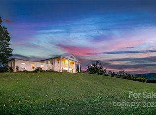 1030 Wing Haven Dr, Fletcher, NC 28732