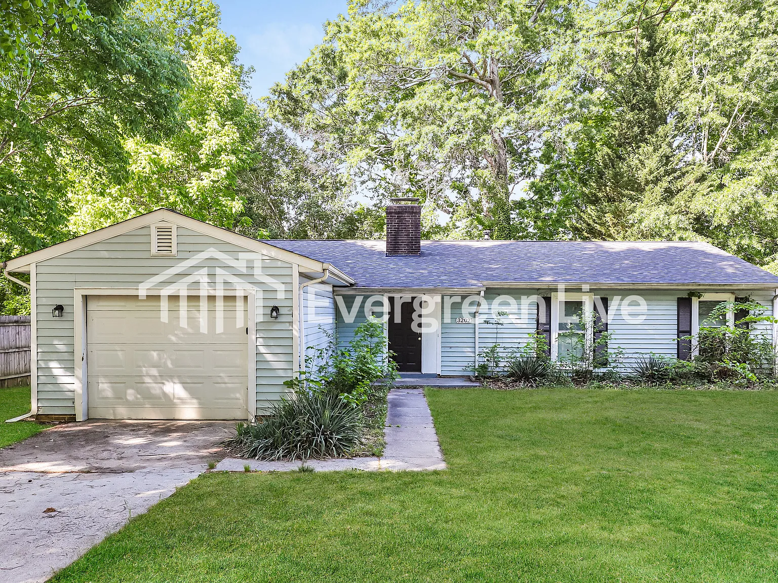 3 bed, 2.0 bath, 1456 sqft, $1,745 — Photo 1