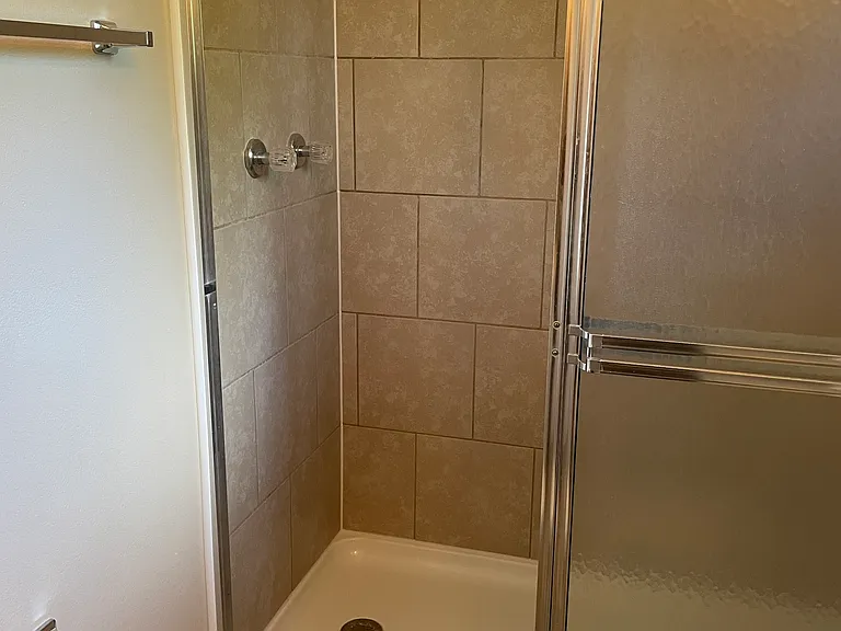 1719 Edgewater Dr — Photo 12