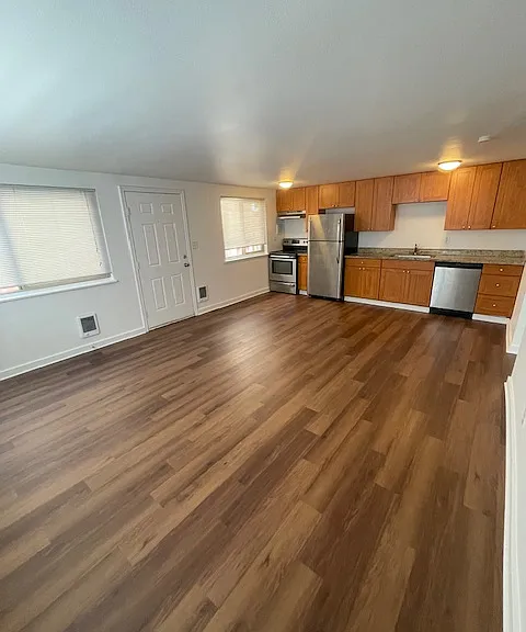 Brandon Court — Photo 12