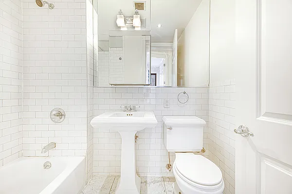 Rented by REAL New York | media 7