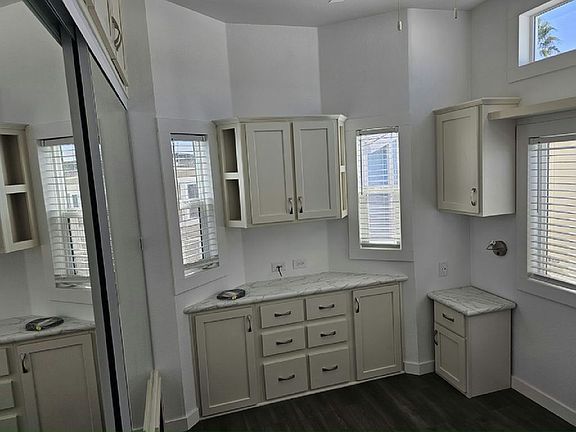 5th image of 3020 E Main St #V-052