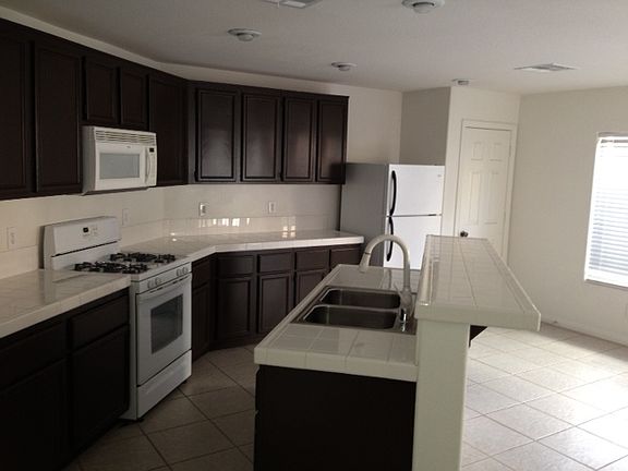 3rd image of 4539 Winter Place St