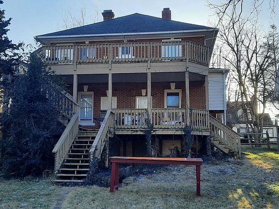 3rd image of 602 Progress St NE #2