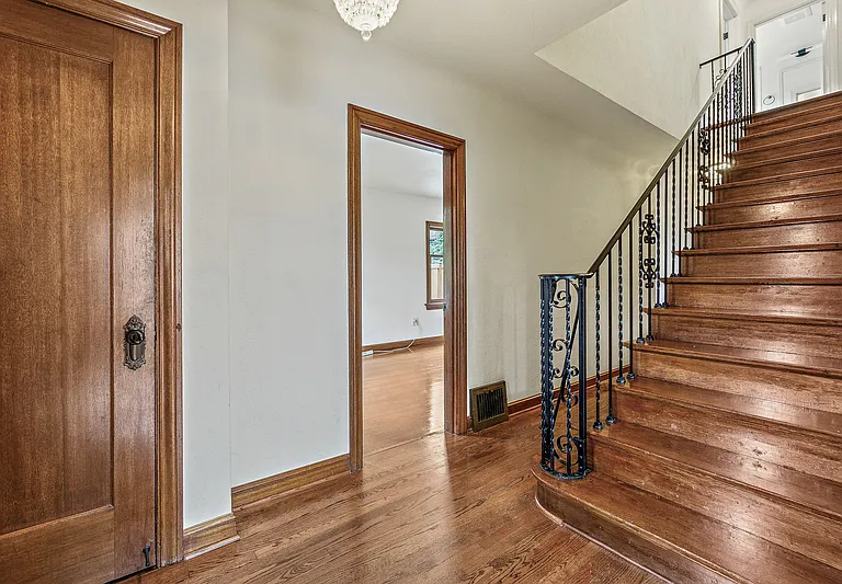 4208 51st Ave NE — Photo 15