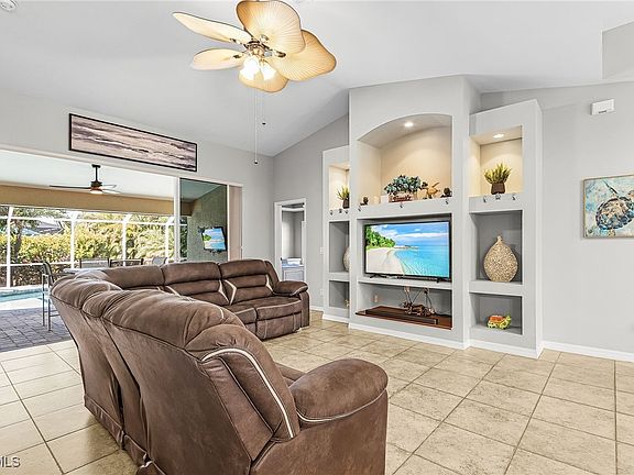 4th image of 2951 SW 30th St