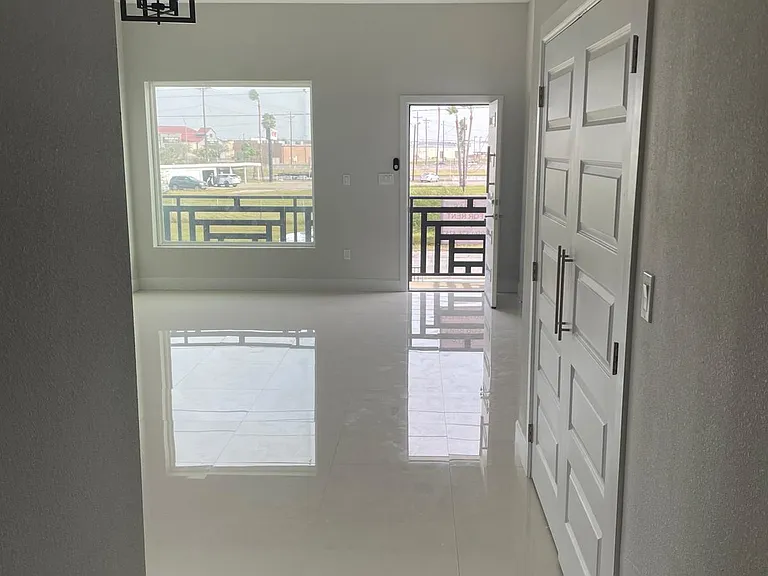 4105 Old Highway 77 #F — Photo 10