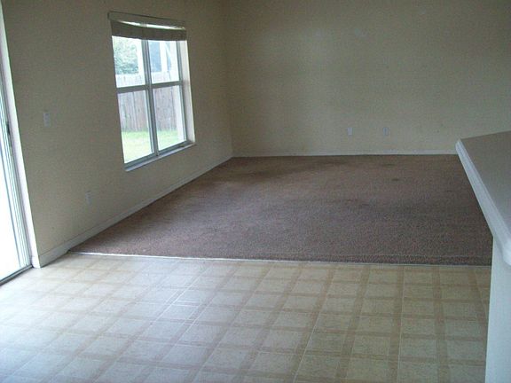 5th image of 449 SE Inwood Avenue