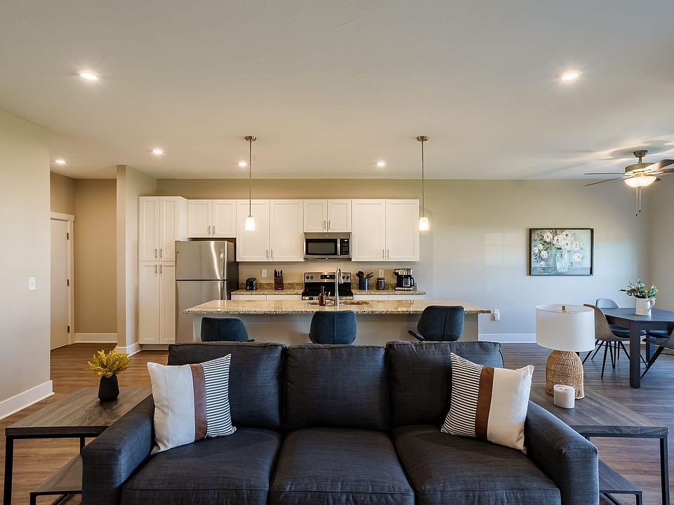 1st image of 3865 Shiraz St #1