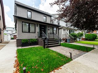 7131 Loubet St, Flushing, NY 11375