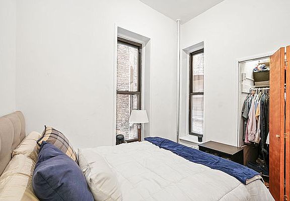 3rd image of 55 Morton St APT 4K